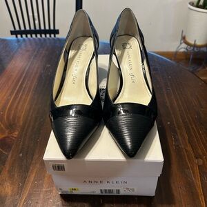 Ann Klein Iflex Pumps